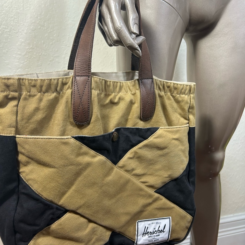 Herschel horse 🐎 racing tote - Picture 1 of 6